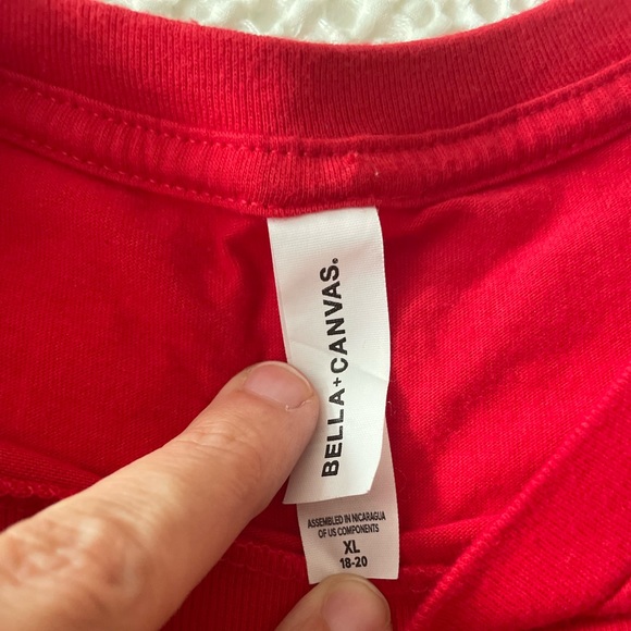 Pink Armadillos Christmas Movie Icons Classic Holiday Top T-Shirt in Red - Picture 3 of 3